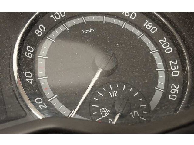 Панель приборов 5E0920749   Skoda Octavia Mk3 (5E)       