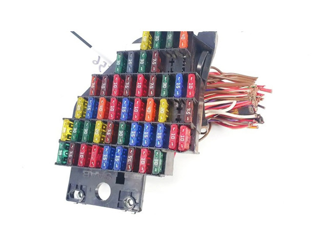 Блок предохранителей 4200572 Saab 9-5