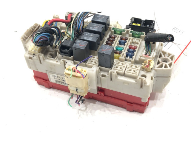 Блок предохранителей MR530918 Mitsubishi Outlander