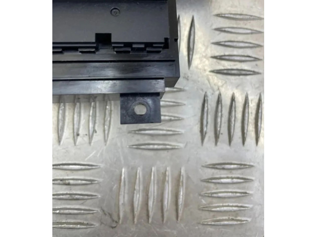 Блок управления климат-контролем 30745823 Volvo V70