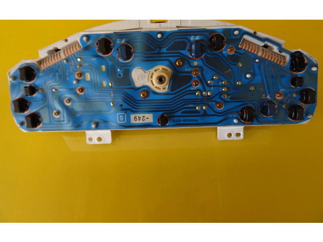 Přístrojová deska  Mazda Demio 2001 DC21218120, 769118890  