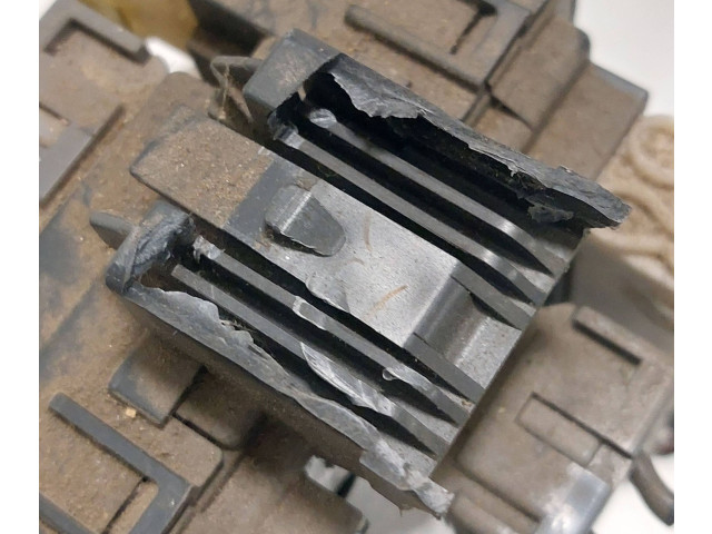 Pojistková skříňka MB183865, 0528D Mitsubishi Pajero 2000