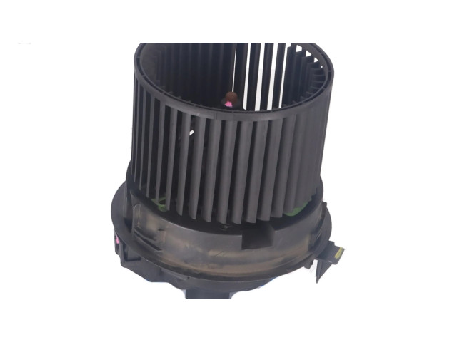 Вентилятор печки 272107379R Dacia Sandero