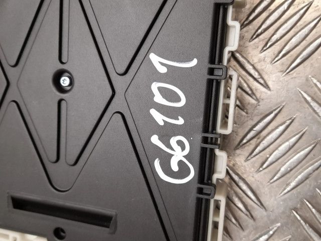 Pojistková skříňka 8800390 BMW 5 G30 G31 2017