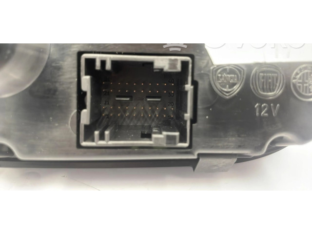 Блок управления климат-контролем 156123650 Alfa Romeo Giulietta