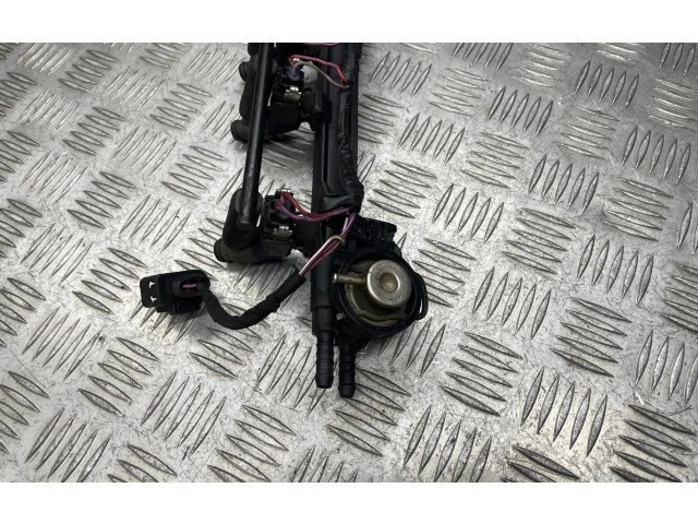 Топливная рампа 037133317N Volkswagen Golf III