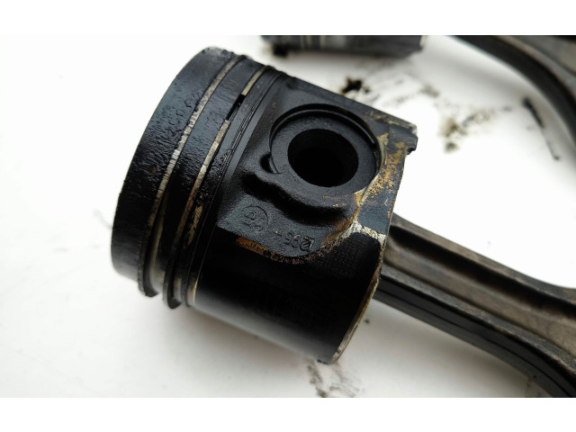  Поршень с шатуном 204DTD   Jaguar XE  