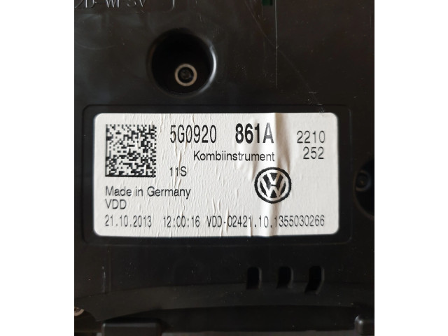 Панель приборов 5G0920861A   Volkswagen Golf VII       