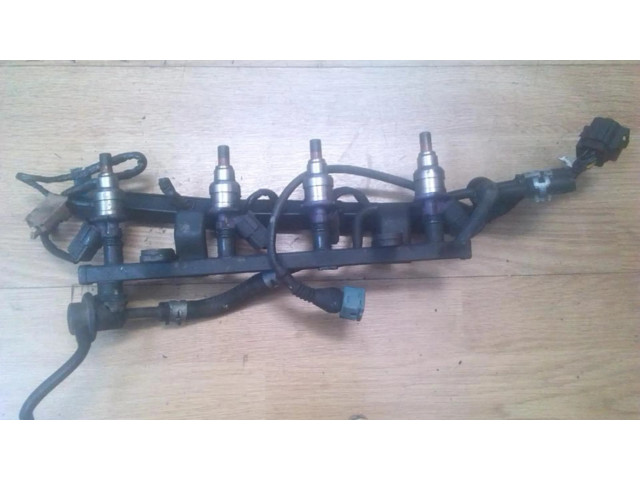 Vstřikovací lišta 1955002110 Mazda 323 F pro benzínový motor 1.3