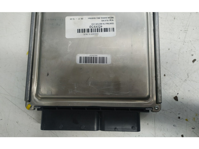 Блок управления двигателя 04L907445G Skoda Karoq