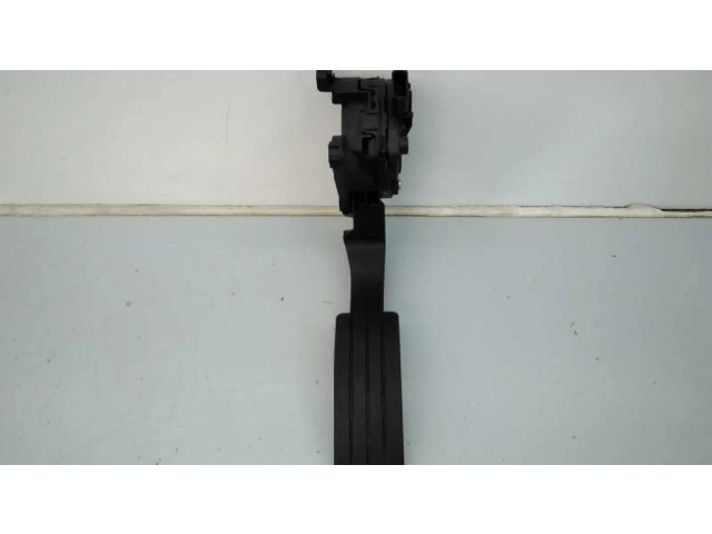 Педаль акселератора