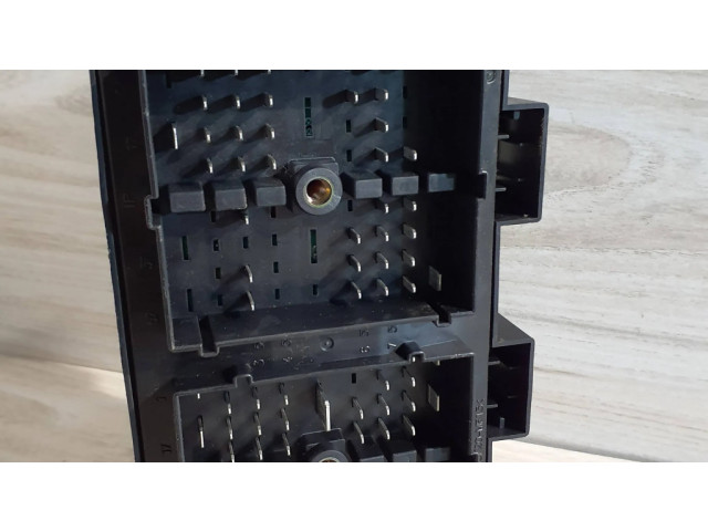 Pojistková skříňka 96821082 Chevrolet Captiva 2008