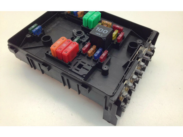 Блок предохранителей 1K0937125A Volkswagen Golf Plus