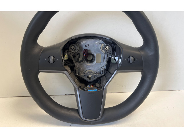 Руль Tesla Model 3 2017 - года 8002838, 1490214C