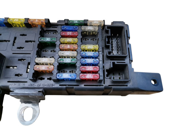 Блок предохранителей 9452993, 518322110 Volvo S60