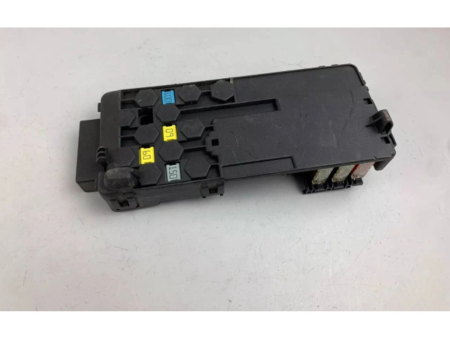 Блок предохранителей 2115452601 Mercedes-Benz R W251