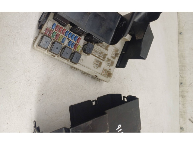 Pojistková skříňka 7154708230, 284B97Y000 Nissan Murano Z50 2006