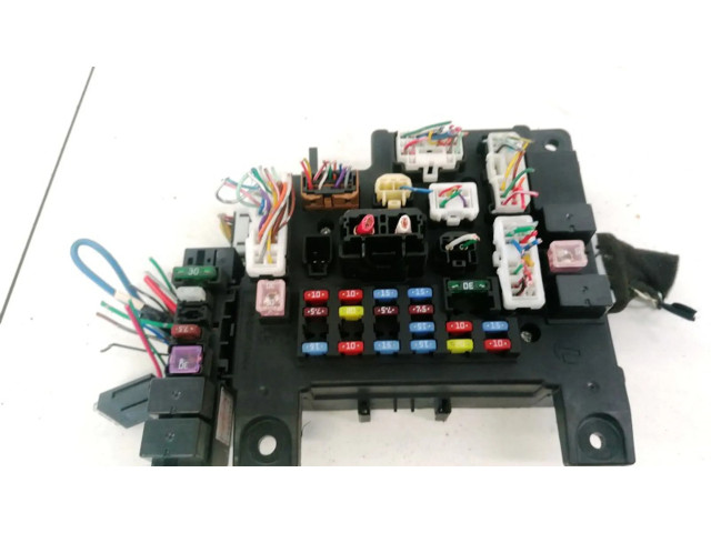 Блок предохранителей Mitsubishi Outlander