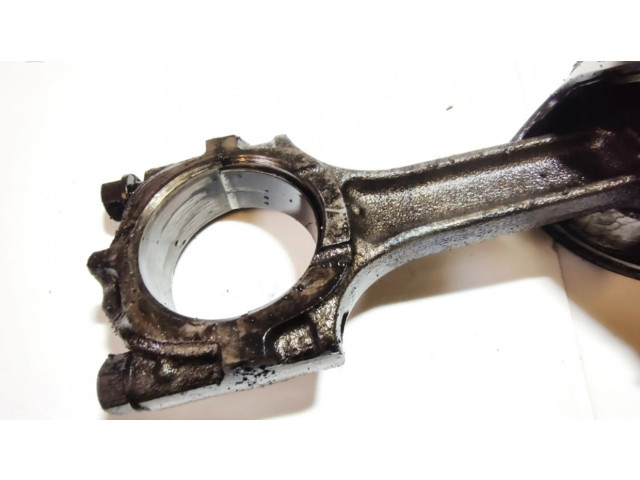 Píst Alfa Romeo 145 - 146 pro naftový motor 1.9