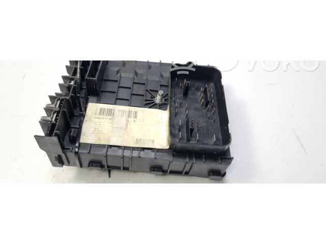 Блок предохранителей     Volkswagen Touran I    