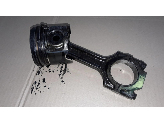 Píst Alfa Romeo 156 pro naftový motor 1.9