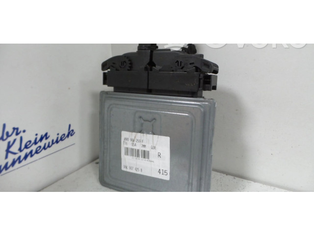 Блок управления двигателя 8V0906259F   Audi A3 S3 8V