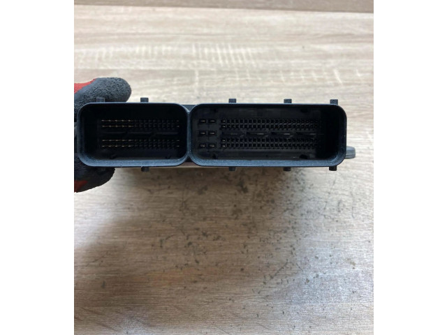 Řídící jednotka 03G906021CG, 0281012746 Volkswagen Caddy 1996