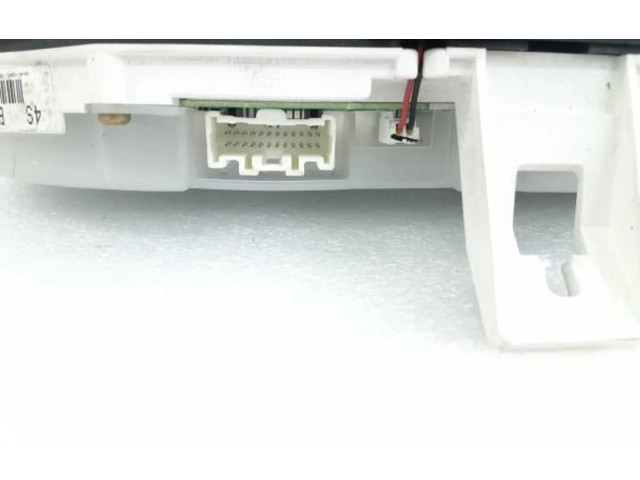 Přístrojová deska Mazda 3 I 2004 4SBN9KA