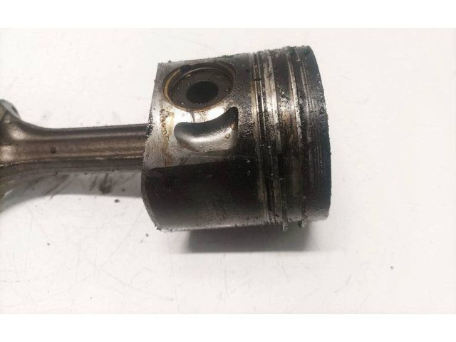 Поршень с шатуном Audi A3 S3 8L