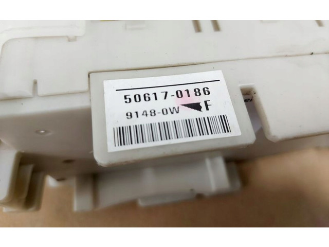 Блок предохранителей 50617-0186 Mitsubishi Lancer