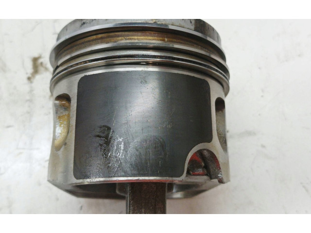  Поршень с шатуном  TDI  Volkswagen Jetta V  