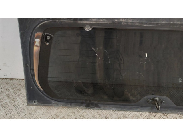 Заднее стекло