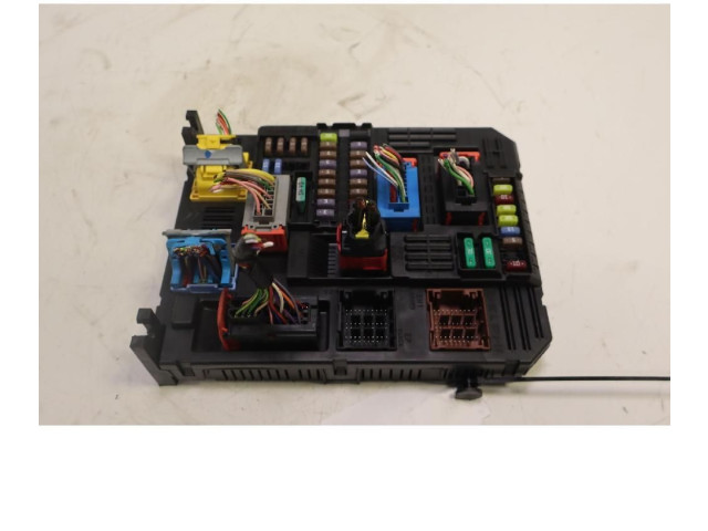 Блок предохранителей 9832880380   Peugeot 2008 II    