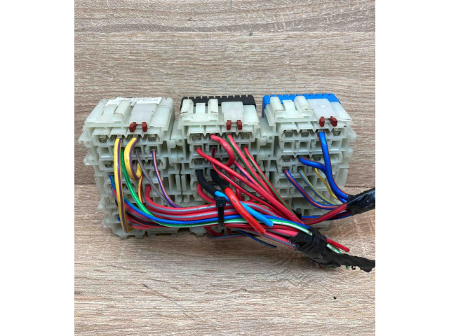 Блок предохранителей Volvo S80