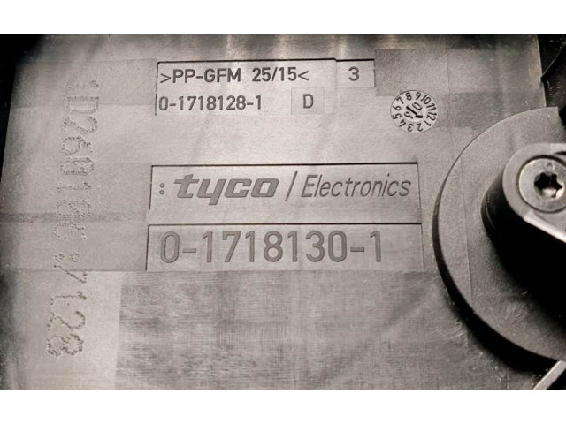 Pojistková skříňka 1K0937125A Seat Altea 2004