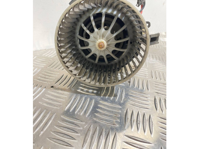 Вентилятор печки    8K1820021   Audi Q5 SQ5