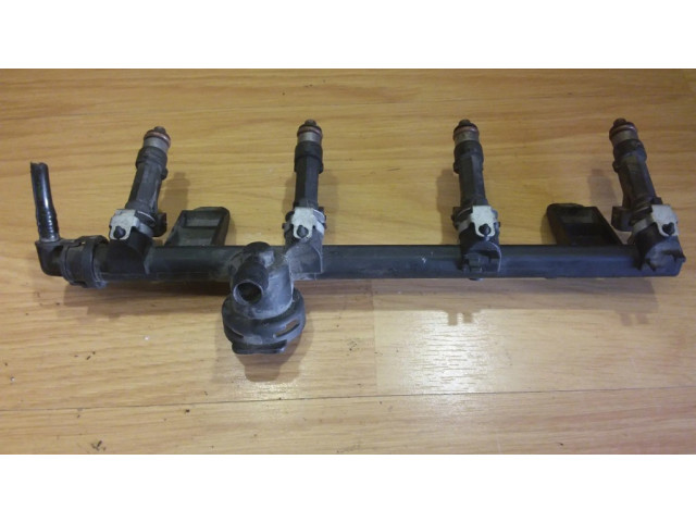 Vstřikovací lišta 7700274294 Dacia Logan I pro benzínový motor 1.4