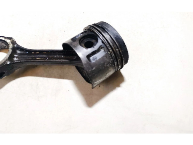 Поршень с шатуном Volkswagen Golf III