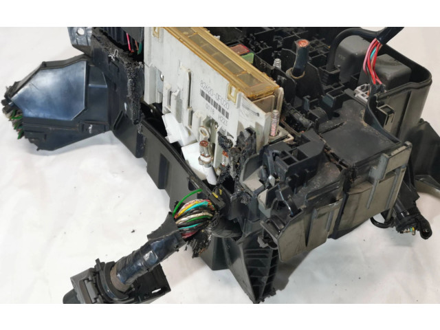 Pojistková skříňka 7379R0A2, 0118H223 Toyota Avensis T270 2012