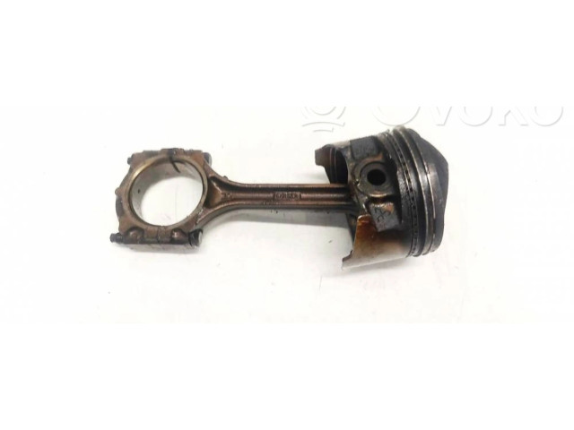 Поршень с шатуном Mitsubishi Carisma для бензинового двигателя 1.8