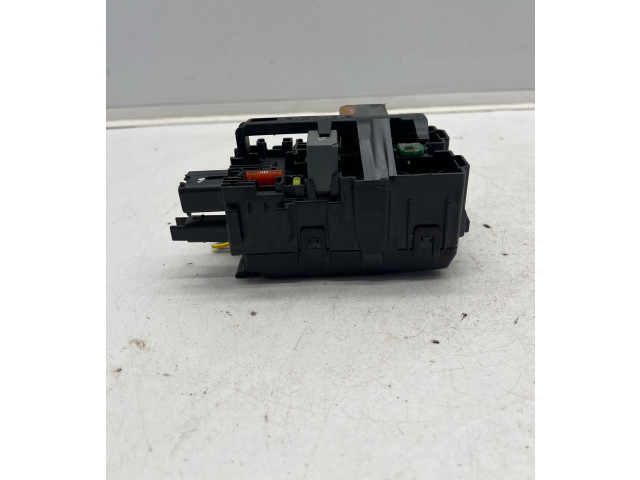 Блок предохранителей  9812661980, A006C801   Peugeot Partner III    