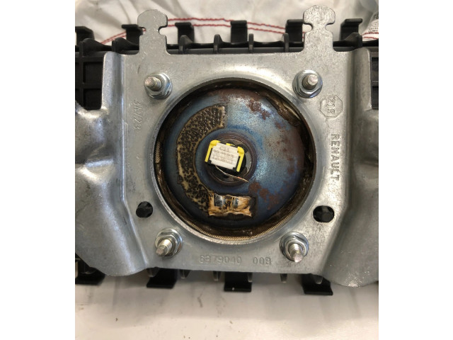 Подушка безопасности пассажира 537894800 Renault Clio V