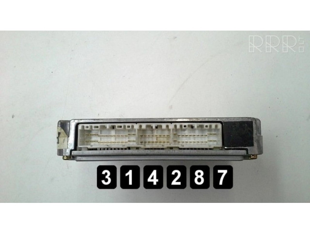 Řídící jednotka 89661-05250 Toyota Avensis T220 1999