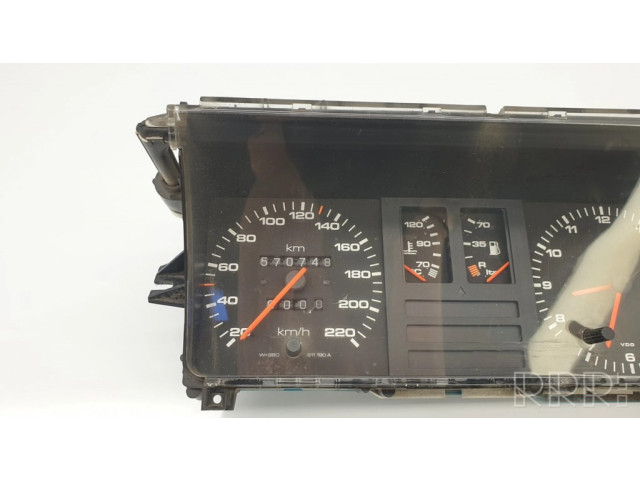 Панель приборов 81117434, 88471066 Audi 80 90 B2