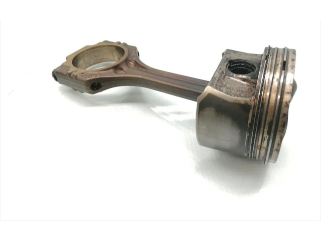  Поршень с шатуном    Volkswagen Golf VI  