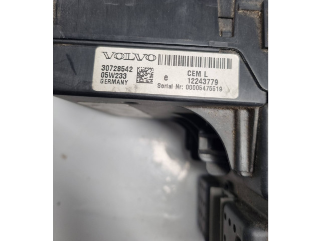 Блок предохранителей 30728542, 00005475519 Volvo S80