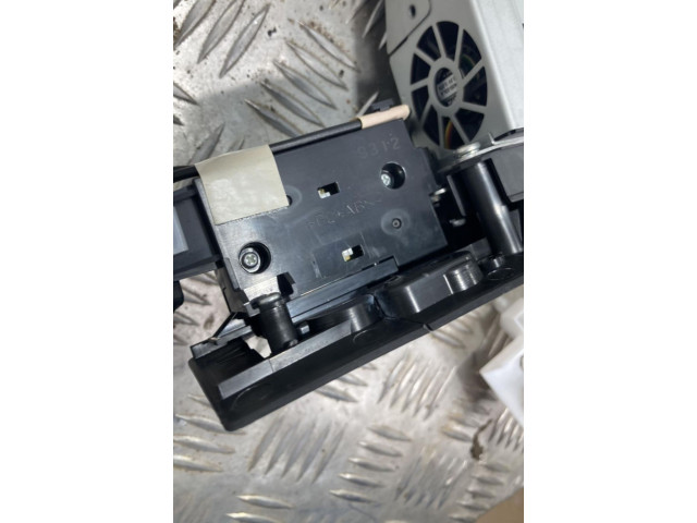 Дисплей Mazda 3 II