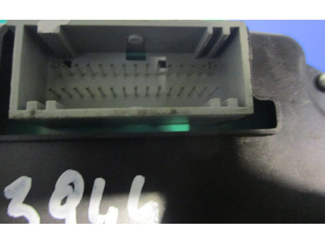 Přístrojová deska Renault Thalia I 2008 8200487225, 8200487225