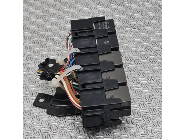 Блок предохранителей    Subaru Forester SJ    