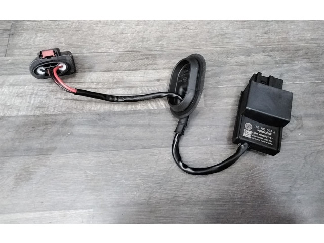 Блок управления 1K0906093J Skoda Fabia Mk3 (NJ)